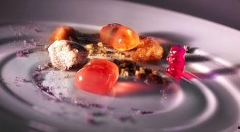 广州酒吧吃瓜事件,一场引发热议的社交风波