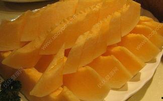 喝中药吃哈密瓜,养生搭配的奇妙之旅